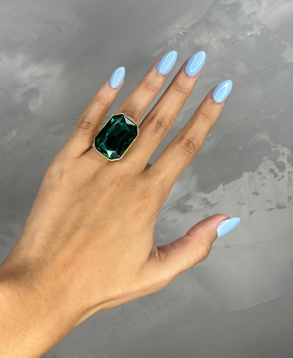 Esmeralda adjustable ring