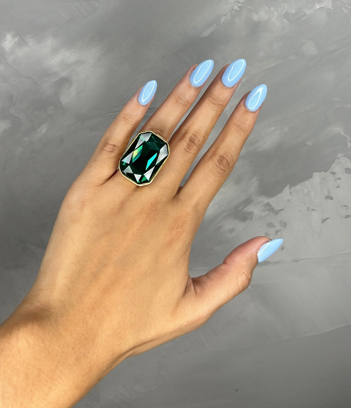 Esmeralda adjustable ring